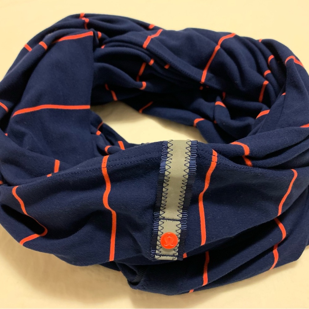 Lululemon Womens Infinity Vinyasa Blue Orange Striped Snap Closure Wrap Scarf